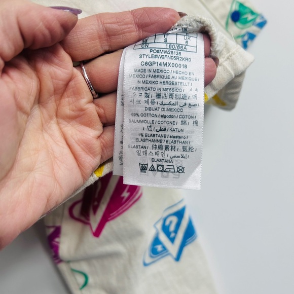 Guess x J. Balvin Y2K, neon graphic print cropped jacket - Picture 6 of 6